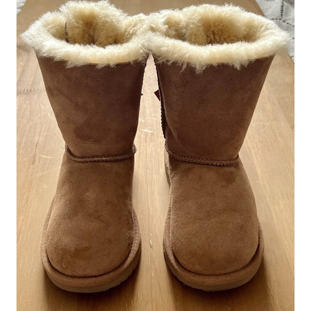 UGG Bailey Bow Boots Youth Sz 13 Chestnut Shearling Lined Soft Warm Kids Girls